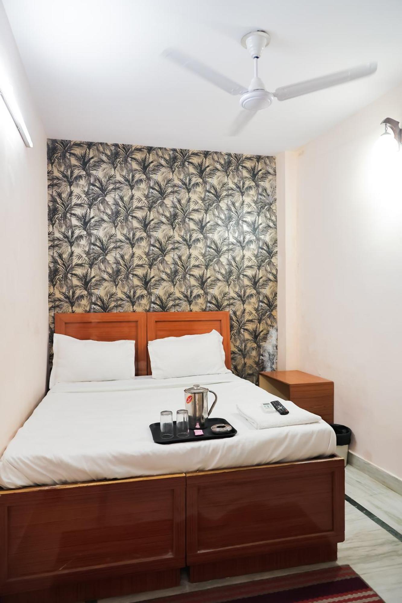Mannat Stay Hotel - Laxmi Nagar Nova Deli Exterior foto