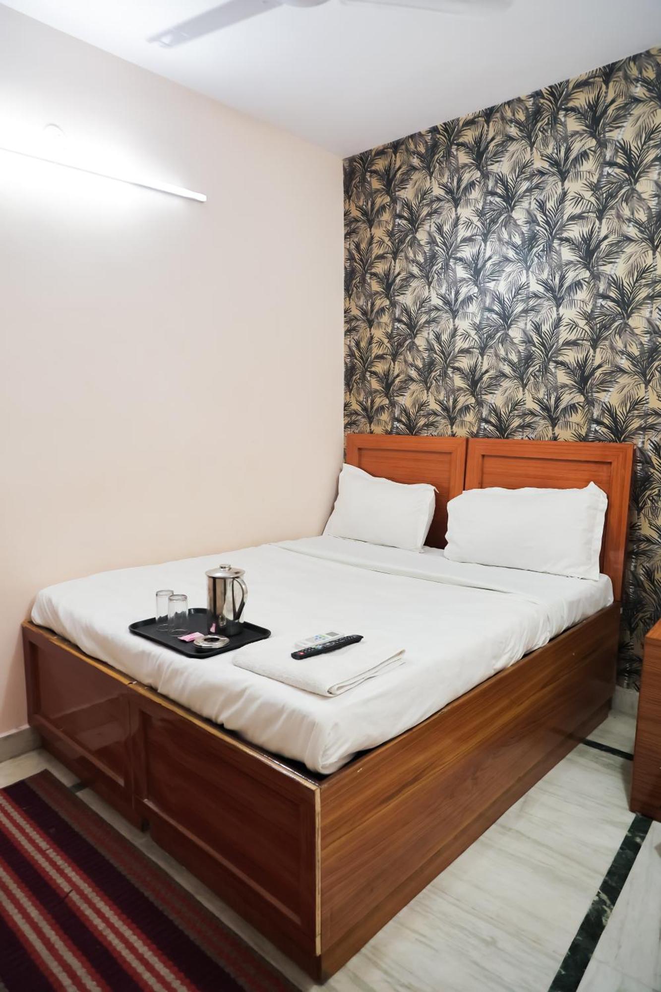 Mannat Stay Hotel - Laxmi Nagar Nova Deli Exterior foto